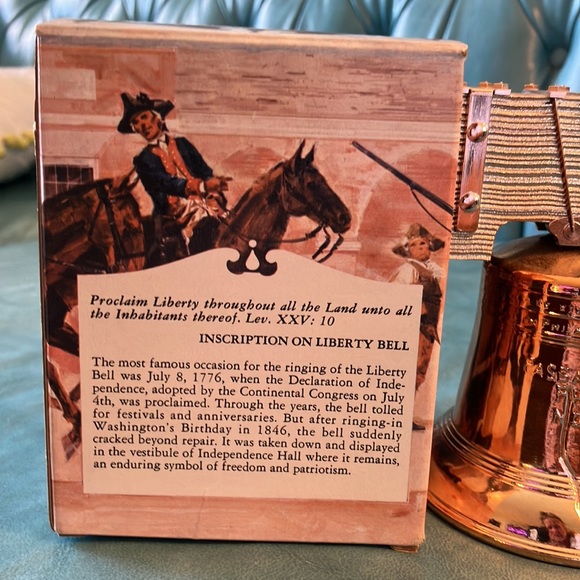 Avon “Liberty Bell” Decanter - Picture 7 of 8